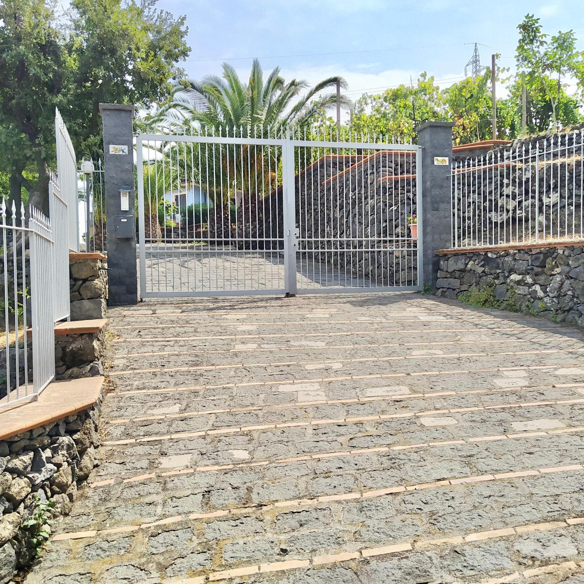 Villa Melany Casa Vacanza Piedimonte Etneo Exterior photo